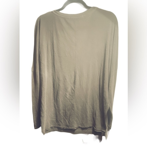 We The Free “on my mind” grey distressed batwing long sleeve oversized shirt XS - Picture 3 of 5
